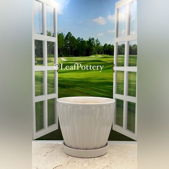 Pancho White Ceramic Planter Pot with Saucer Attached - Picture 4 of 9